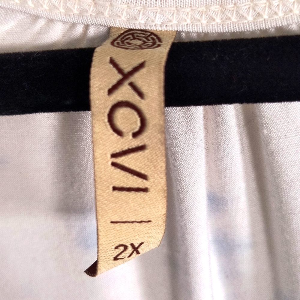 XCVI Top EUC Flowy Ombre Blue & White 2X - Picture 5 of 5